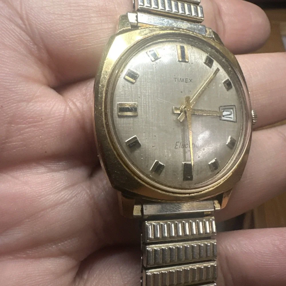 Working VTG 1971 Timex Square Electric 34MM Gold Tone Mens Watch Fit 8in Runs